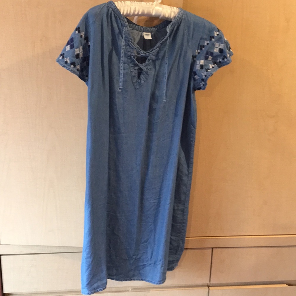 Short-sleeved dress